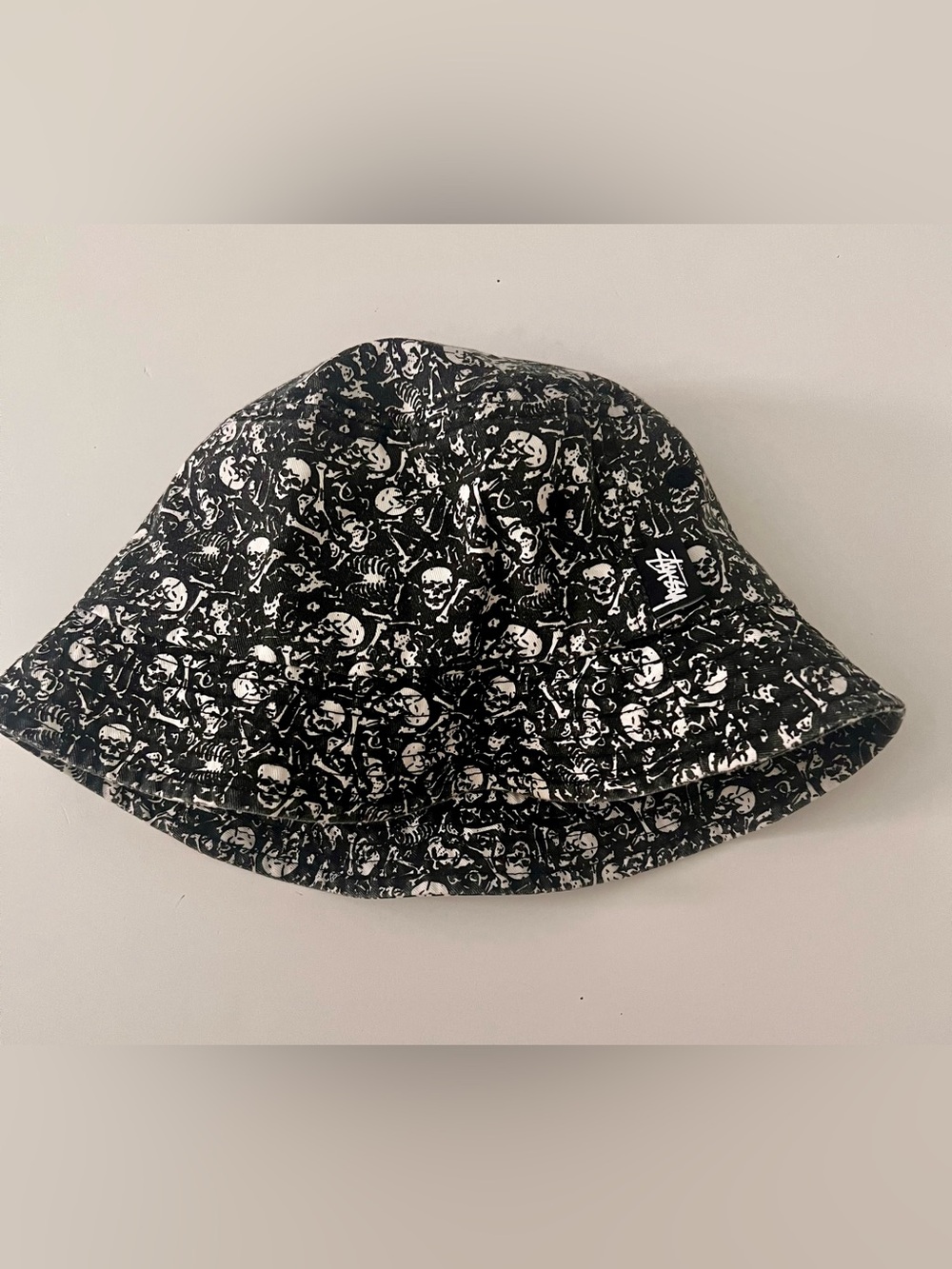 Stussy Black & White Skull Pattern Bucket Hat